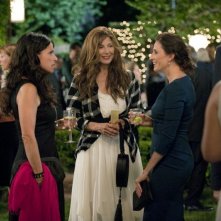 Enough Said: Catherine Keener con Michaela Watkins e Julia Louis-Dreyfus in una scena