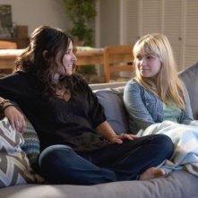 Enough Said: Julia Louis-Dreyfus in una scena insieme a Tavi Gevinson