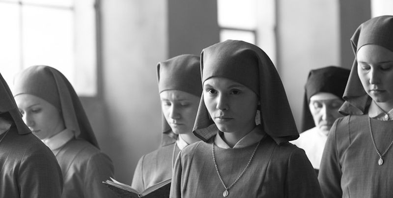 Ida: Agata Trzebuchowska, nei panni di una giovane novizia, in una scena del dramma di Pawel Pawlikowski