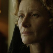 Au nom du fils: la protagonista Astrid Whettnall in una scena