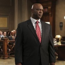 Grey's Anatomy: Robert Wisdom in una scena dell'episodio Sorry Seems to Be the Hardest Word