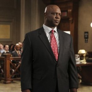 Grey's Anatomy: Robert Wisdom in una scena dell'episodio Sorry Seems to Be the Hardest Word