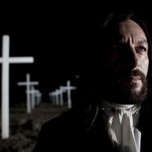 Sweetwater: Jason Isaacs in una scena