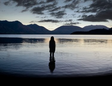 Una scena della serie-tv Top of the Lake