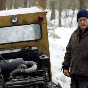 Whitewash: il protagonista Thomas Haden Church in una scena del film