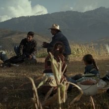 Qui e là: una scena di gruppo tratta dal film