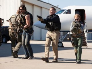 Sabotage: Arnold Schwarzenegger in azione con Mireille Enos e Joe Manganiello