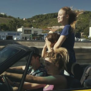 Suzanne: Sara Forestier e Adèle Haenel in una spericolata scena del film
