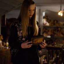 Taissa Farmiga in un'immagine dell'episodio The Dead, della terza stagione di American Horror Story