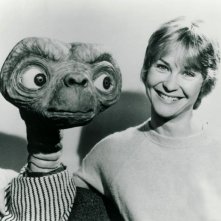Dee Wallace Stone in una foto promo per ET