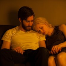 Enemy: Jake Gyllenhaal e Sarah Gadon in una scena del film