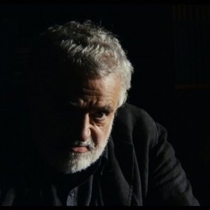 La voce: un intenso primo piano di Augusto Zucchi