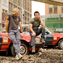 Transformers: Age of Extinction: Mark Wahlberg e il regista Michael Bay in pausa