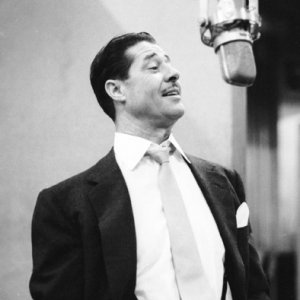 Don Ameche al microfono