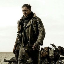 Mad Max Fury Road Tom Hardy Nella Prima Immagine Ufficiale 294072