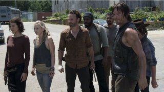 The Walking Dead: l'intero gruppo nell'episodio Indietro non si torna