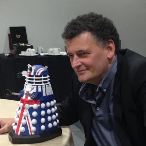 Un entusiasta Steven Moffat alla Doctor Who Official 50th Celebration