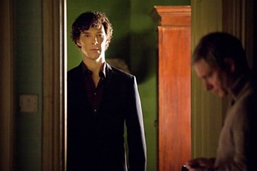 Sherlock: Martin Freeman e Benedict Cumberbatch in un'immagine della terza stagione della serie