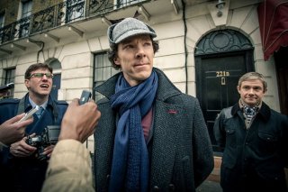 Sherlock: Martin Freeman insieme a Benedict Cumberbatch in un'immagine della terza stagione della serie