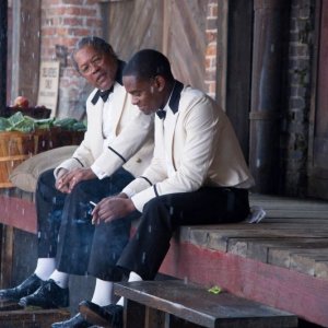 The Butler - Un maggiordomo alla Casa Bianca: Clarence Williams III con David Oyelowo in una scena del film