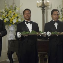 The Butler - Un maggiordomo alla Casa Bianca: Cuba Gooding Jr. con Lenny Kravitz in una scena del film