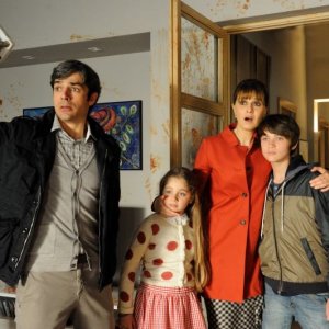 Un boss in salotto: Paola Cortellesi con Luca Argentero in un'immagine del film