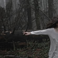 Neverlake: Daisy Keeping in una concitata scena del film