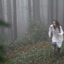 Neverlake: Daisy Keeping in una scena del film