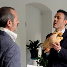 Rocco Papaleo Di Spalle In Un Boss In Salotto Immagine Esclusiva Del Film 294523