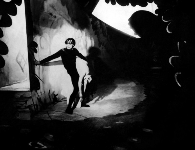 Una scena del classico Il gabinetto del Dottor Caligari