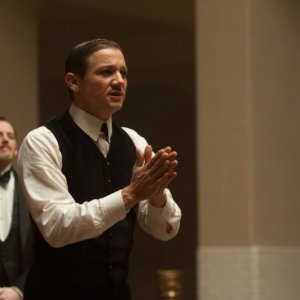 C'era una volta a New York: Jeremy Renner in una scena