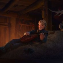 Frozen: Kristoff con la sua renna Sven in una scena del film