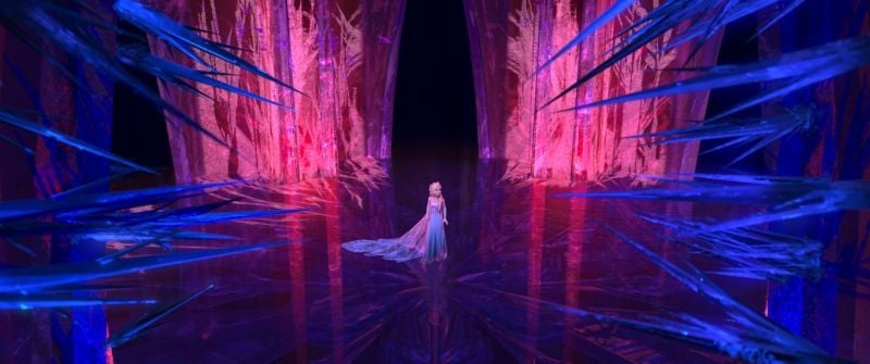 Frozen: la candida Elsa intrappolata tra i ghiacci in una scena