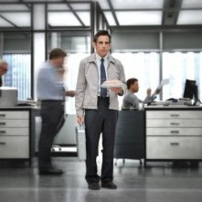 Ben Stiller, regista e protagonista del film, in una scena de I sogni segreti di Walter Mitty