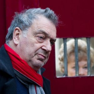 Philomena: il regista del film Stephen Frears sul set con Judi Dench