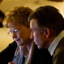 Philomena: Judi Dench e Steve Coogan alla ricerca della verità in un momento del film