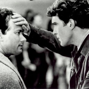 Tom Hanks con Antonio Banderas in una bella scena di Philadelphia
