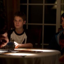 Disconnect: Colin Ford insieme a Aviad Bernstein in una scena