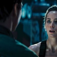 Edge of Tomorrow - Senza domani: Emily Blunt in una scena del film con Tom Cruise