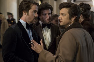 American Hustle: Jeremy Renner in a scene from the film