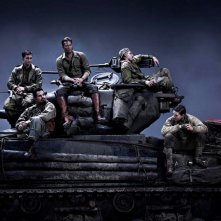 Fury: Brad Pitt, Shia LaBeouf, Jon Bernthal, Michael Pena e Logan Lerman sul carroarmato