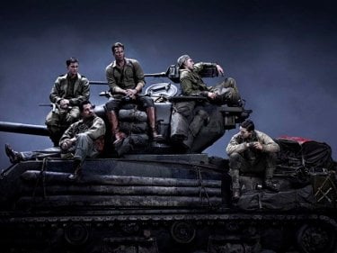 Fury: Brad Pitt, Shia LaBeouf, Jon Bernthal, Michael Pena e Logan Lerman sul carroarmato