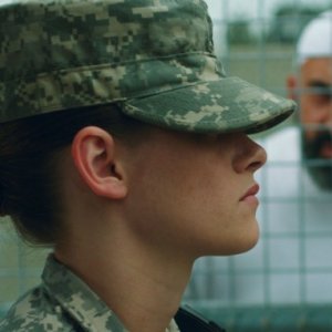 Camp X-Ray: la prima immagine di Kristen Stewart