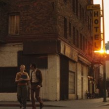 Low Down: Elle Fanning a passeggio con John Hawkes