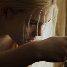Low Down: Elle Fanning in una scena del film