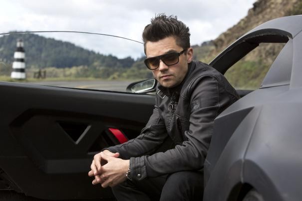 Need For Speed Dominic Cooper Seduto Nella Sua Auto 295303
