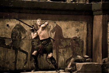 Hercules: La leggenda ha inizio, Kellan Lutz scaglia una lancia