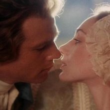 Ryan O'Neal bacia Marisa Berenson in una sequenza di Barry Lyndon (1975)