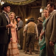 A Million Ways to Die in the West: Neil Patrick Harris e Amanda Seyfried fronteggiano Charlize Theron e Seth Macfarlane