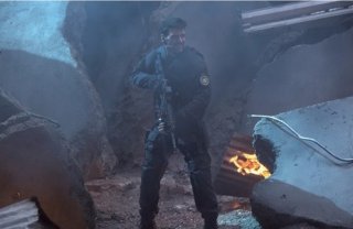 Captain America: The Winter Soldier - Frank Grillo avvolto da fumo